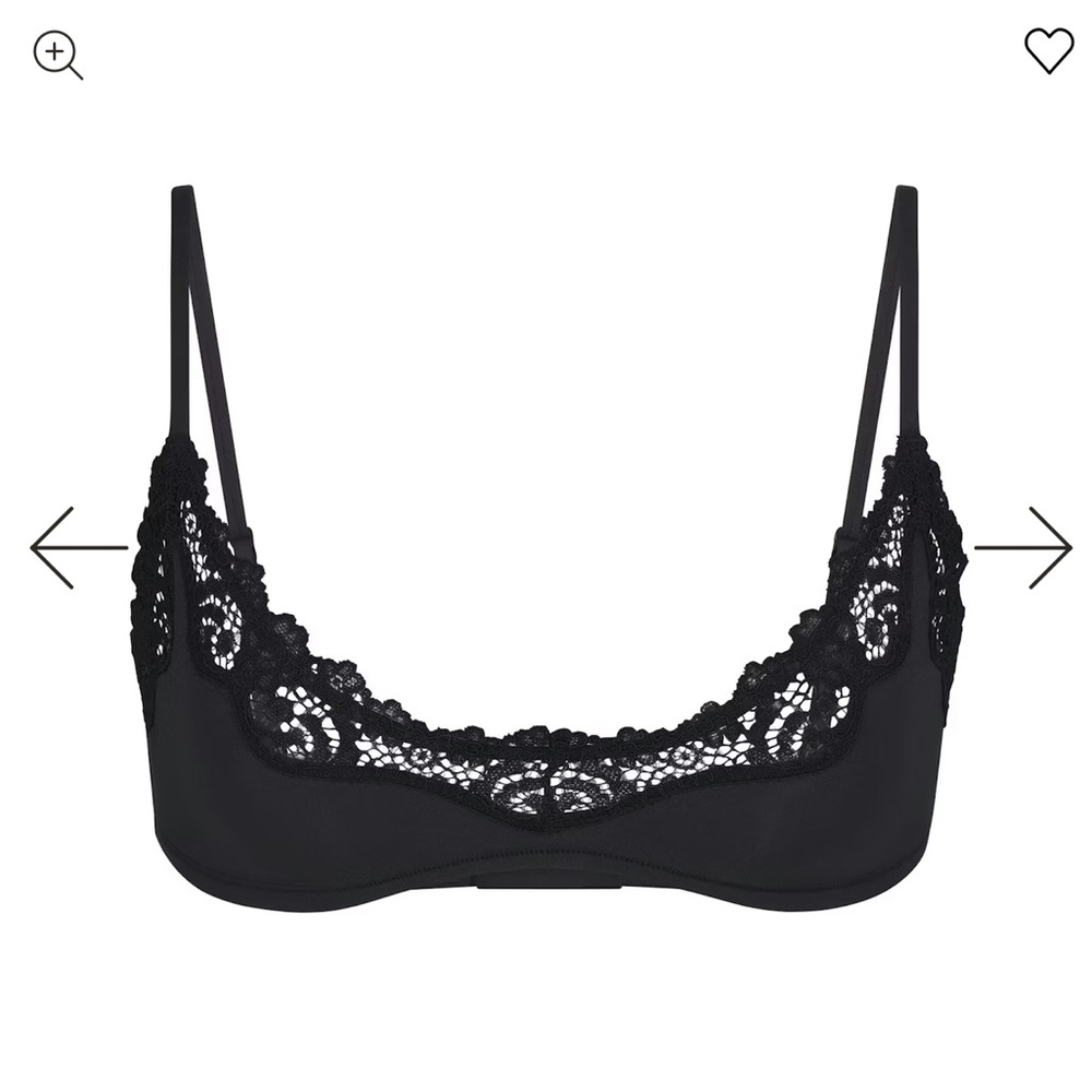 SKIMS Fits Everybody Lace Bralette in color Soot